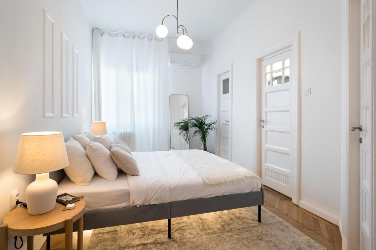 Cismigiu Serenity: 1Br Flat With Scenic Balcony Bukareszt Zewnętrze zdjęcie