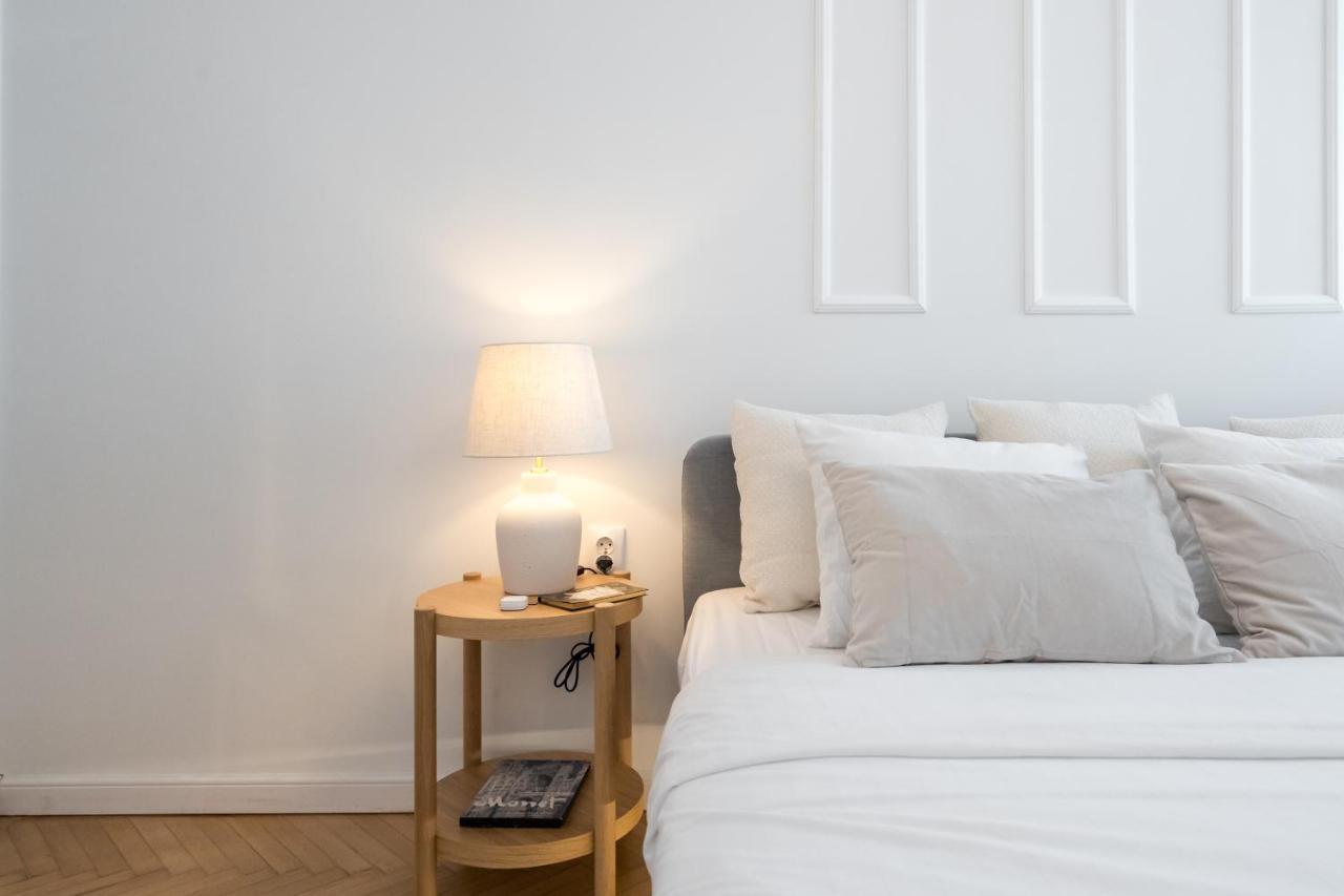 Cismigiu Serenity: 1Br Flat With Scenic Balcony Bukareszt Zewnętrze zdjęcie