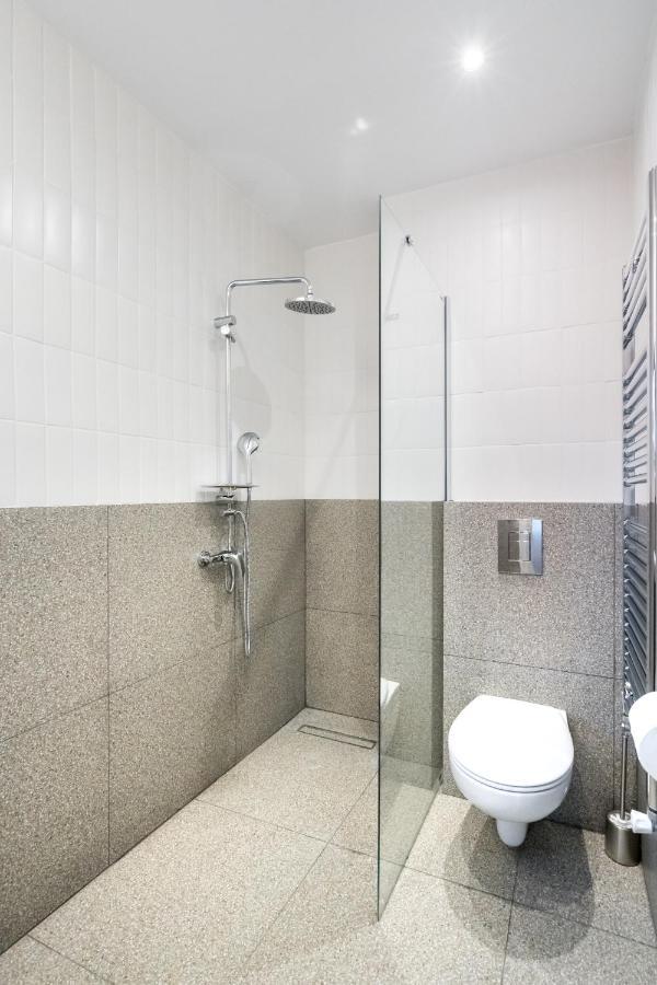 Cismigiu Serenity: 1Br Flat With Scenic Balcony Bukareszt Zewnętrze zdjęcie